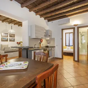  Apartment Happy Trastevere In Italy