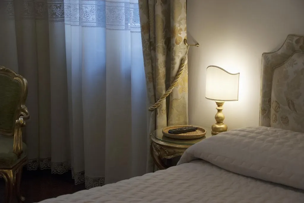 Residenza Calle Larga San Marco Venice Apartment